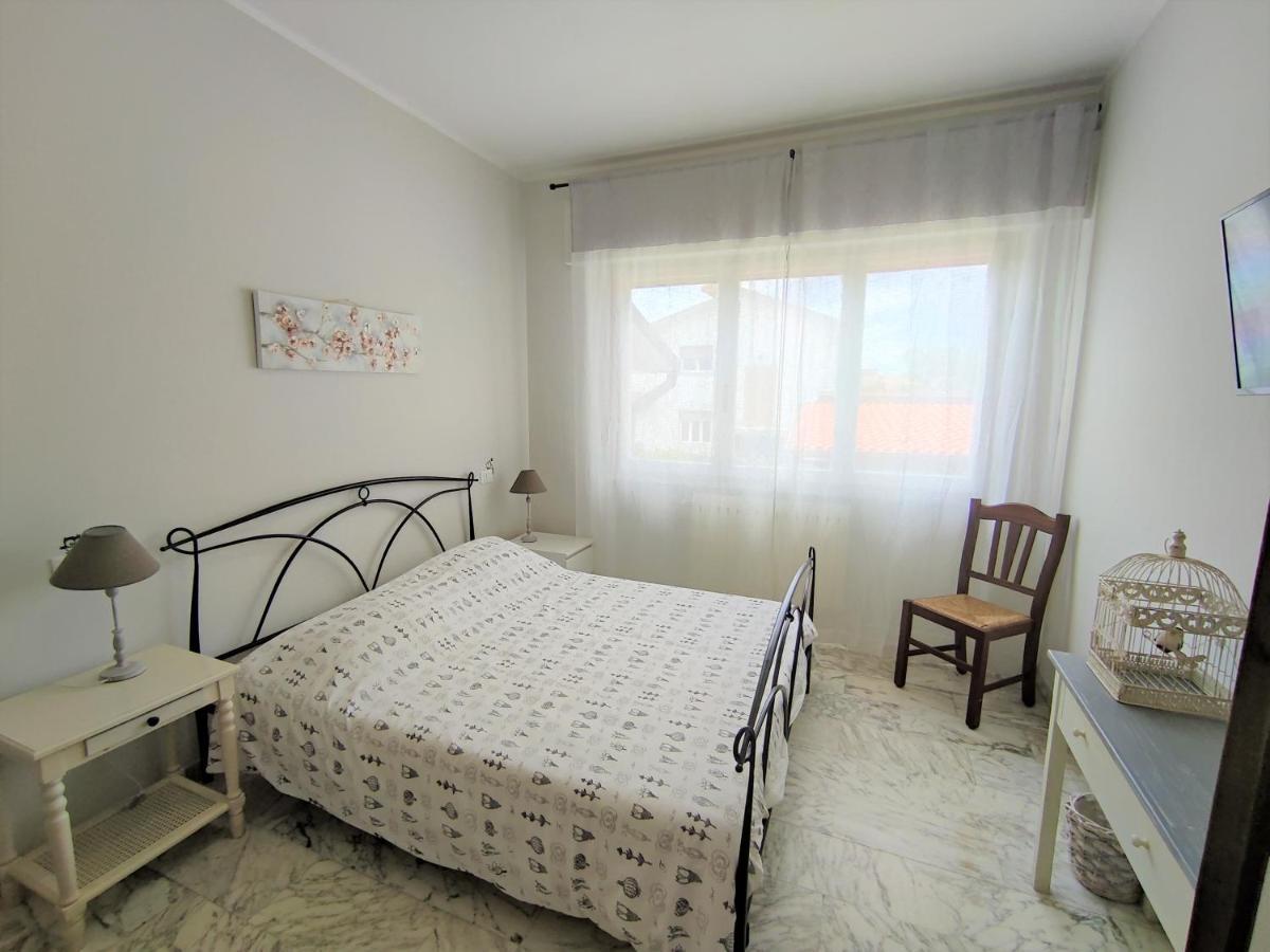 Bed and Breakfast La Mimosa Chic П'єтразанта Екстер'єр фото