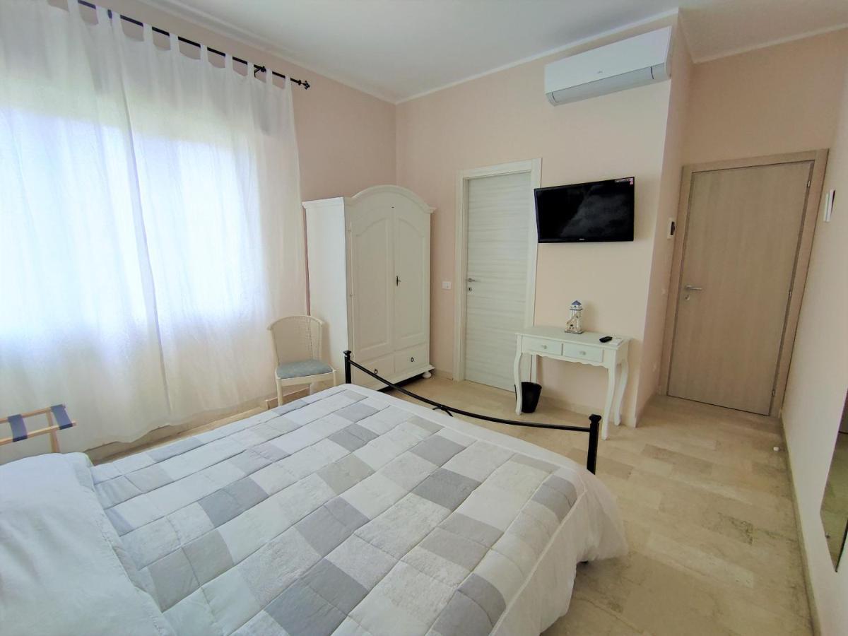 Bed and Breakfast La Mimosa Chic П'єтразанта Екстер'єр фото